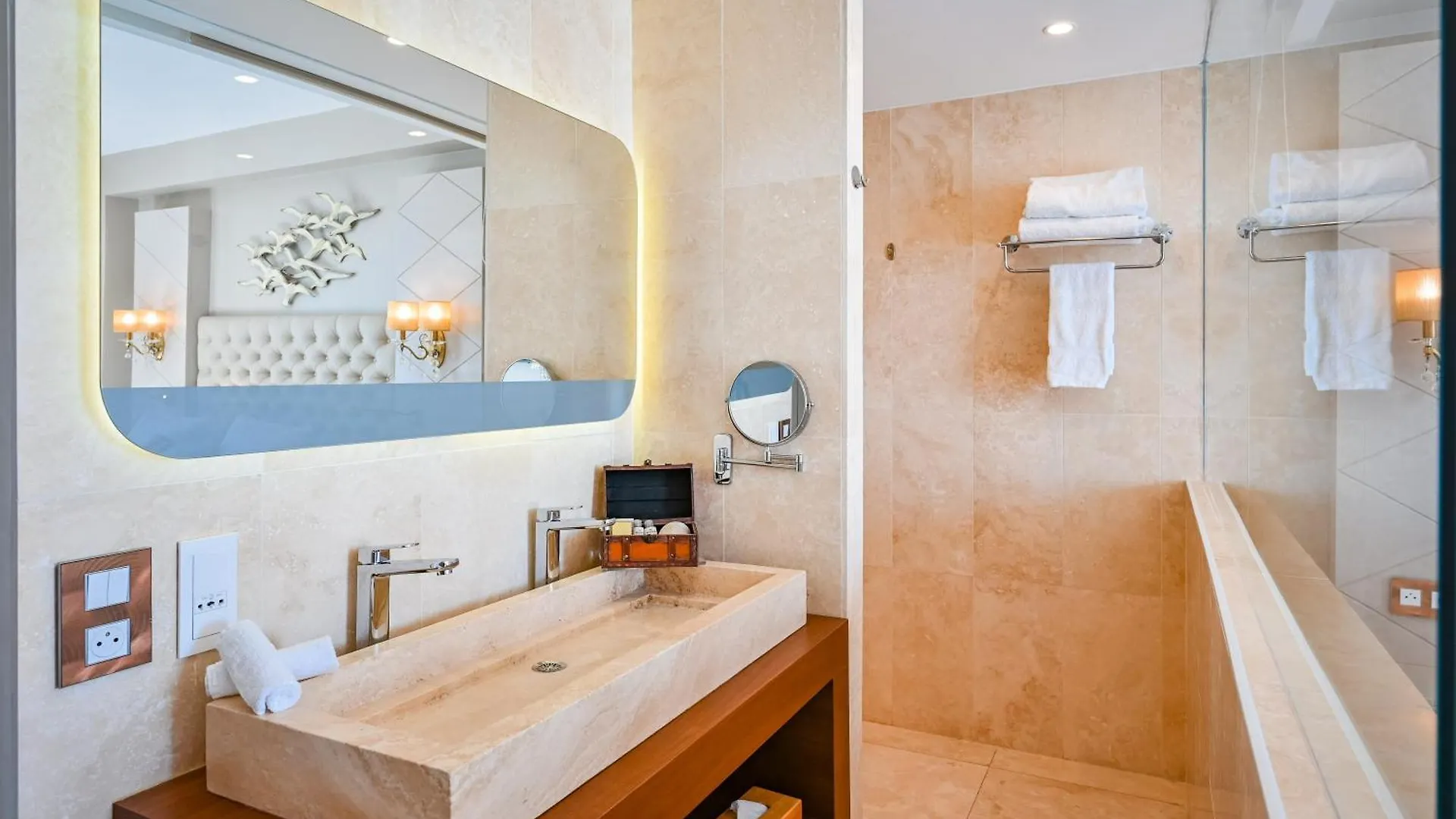 Grand Hotel Des Sablettes Plage, Curio Collection By Hilton La Seyne-sur-Mer