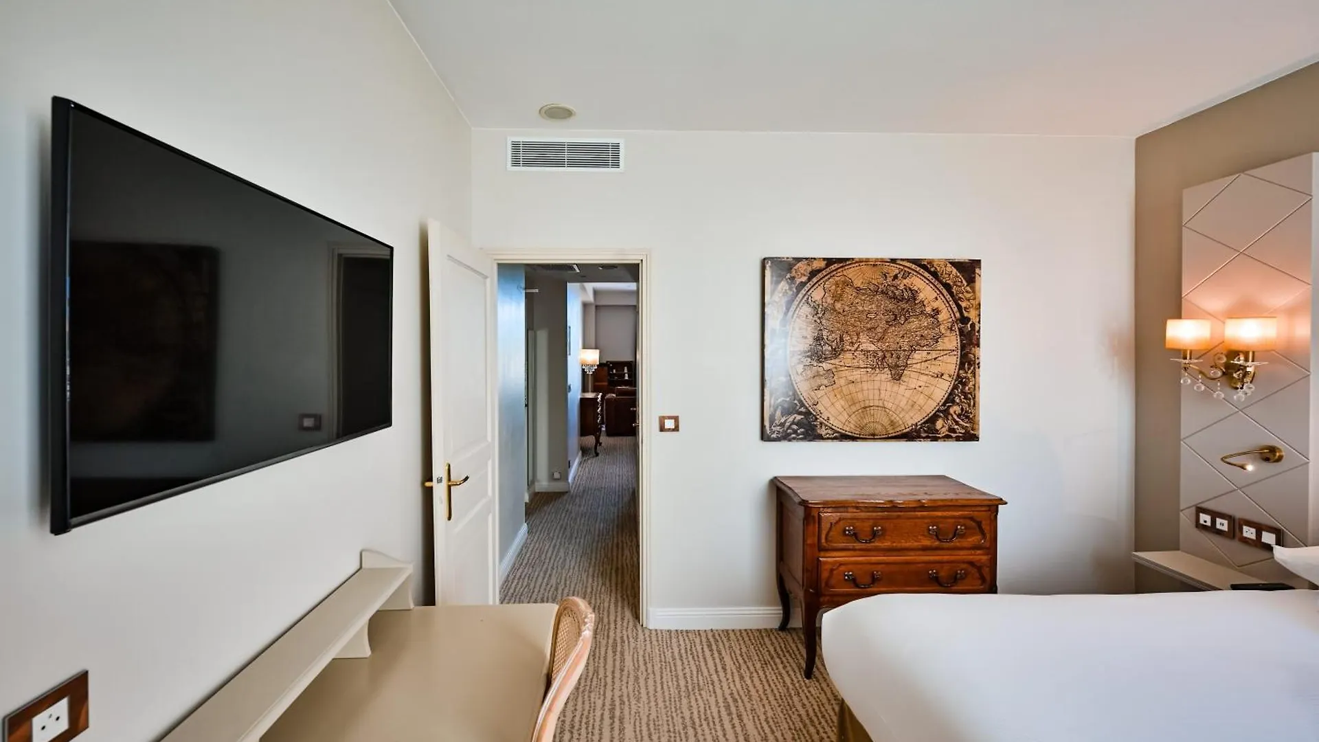 Grand Hotel Des Sablettes Plage, Curio Collection By Hilton La Seyne-sur-Mer