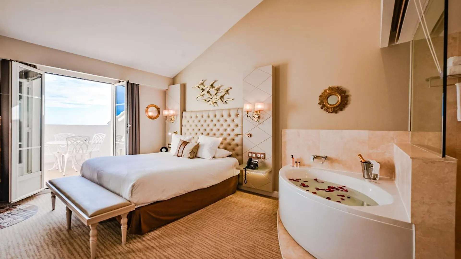 Grand Hotel Des Sablettes Plage, Curio Collection By Hilton La Seyne-sur-Mer
