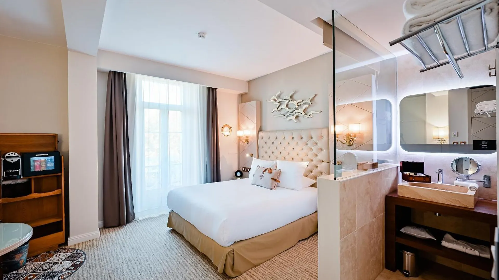 Grand Hotel Des Sablettes Plage, Curio Collection By Hilton La Seyne-sur-Mer