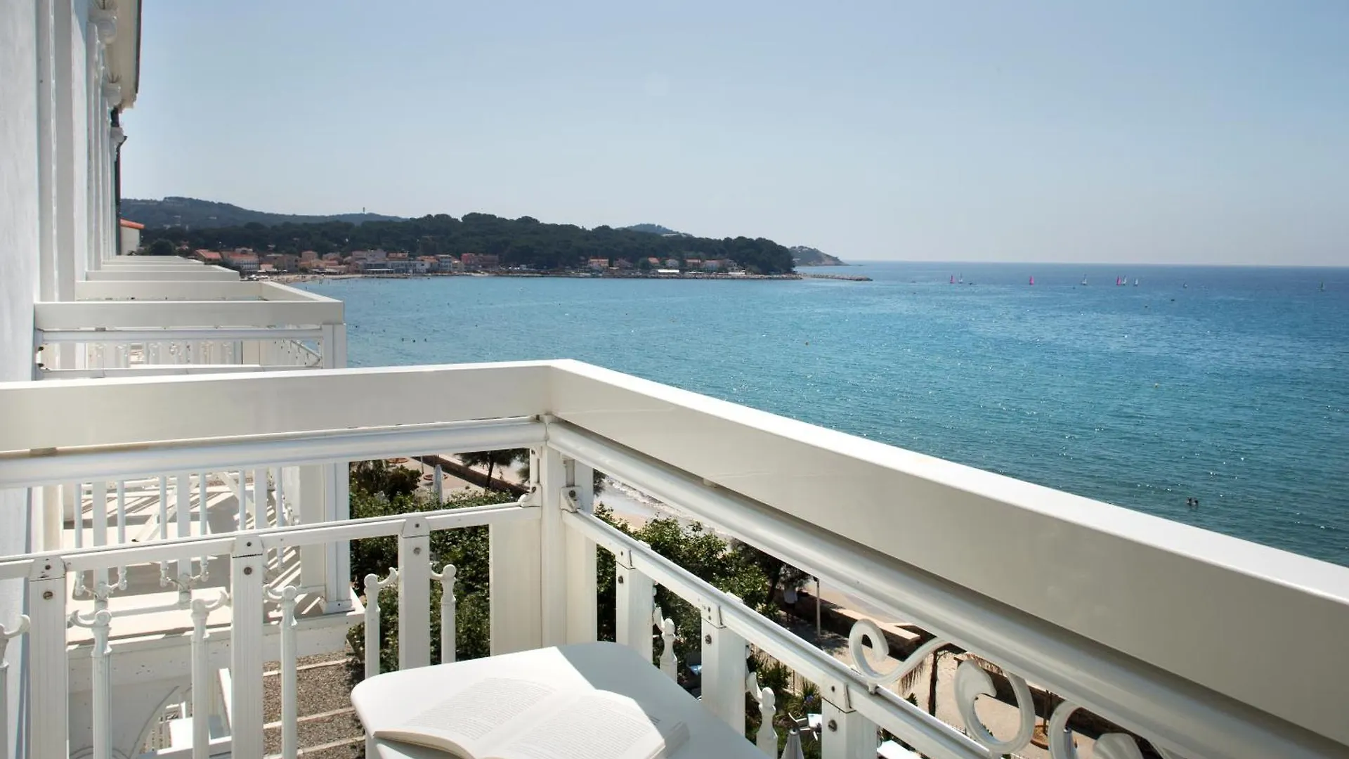 ****  Grand Hotel Des Sablettes Plage, Curio Collection By Hilton La Seyne-sur-Mer Francia