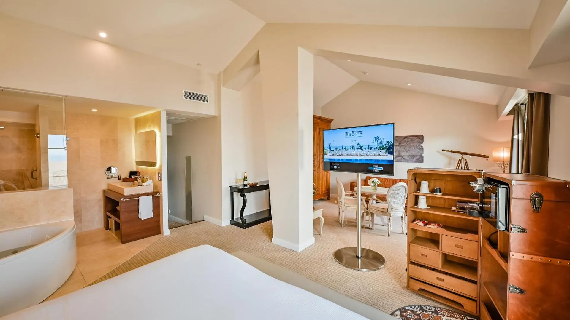 Grand Hotel Des Sablettes Plage, Curio Collection By Hilton La Seyne-sur-Mer Francia