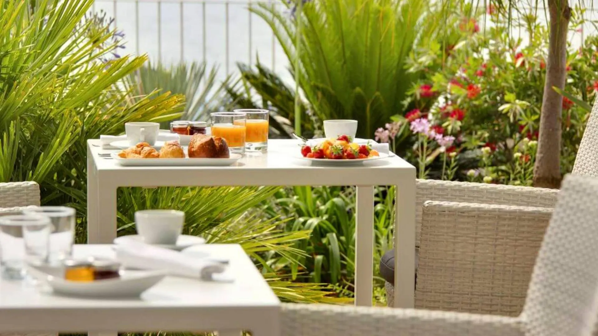 Grand Hotel Des Sablettes Plage, Curio Collection By Hilton La Seyne-sur-Mer